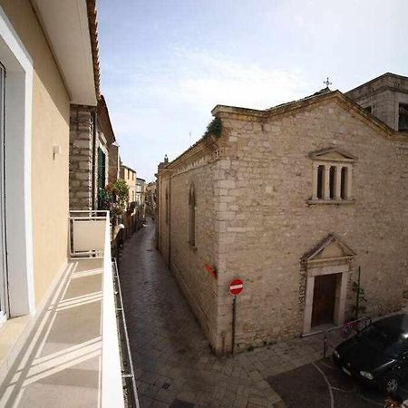 Le Dimore Degli Artisti Vico Mercatello Venosa Exterior photo